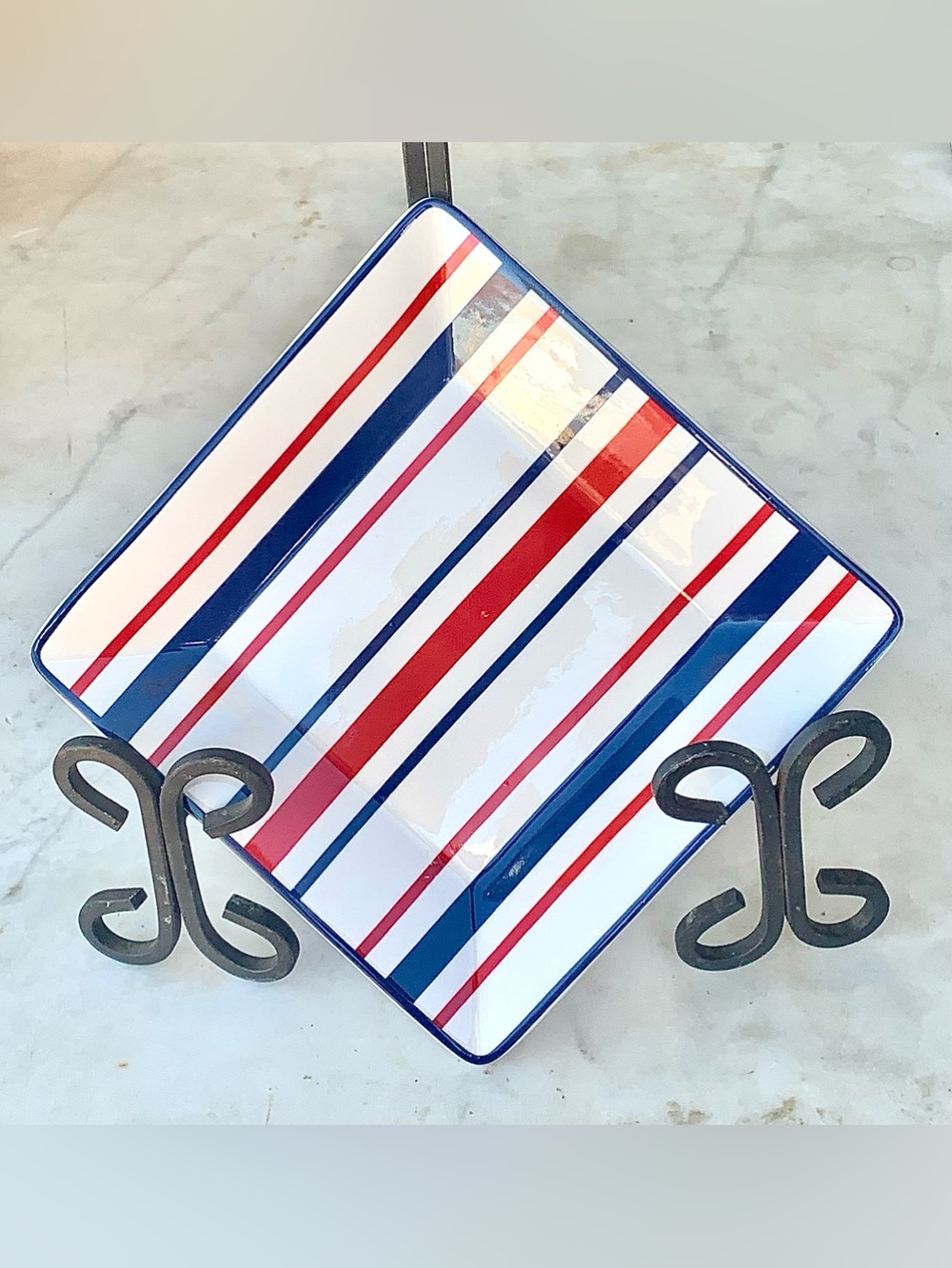 TOMMY HILFIGER White Square Ceramic SQUARE APPETIZER PLATE Red Navy STRIPE 7IN